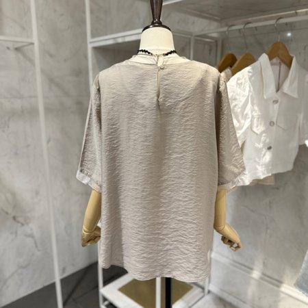 영문 장식 블라우스