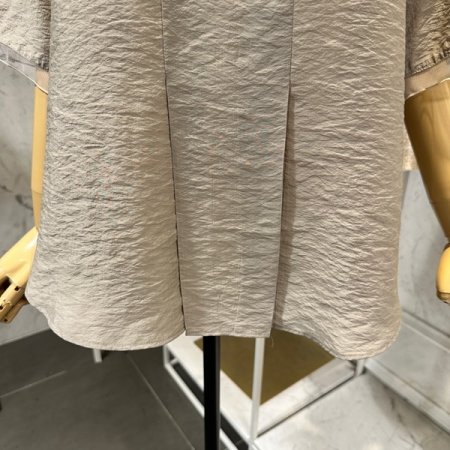 영문 장식 블라우스