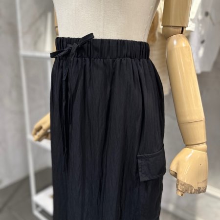 옆 포켓 뒷트임 스커트