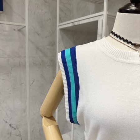 소매단 배색 니트