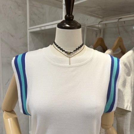 소매단 배색 니트