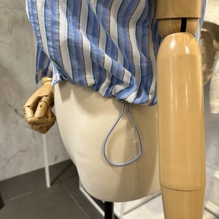 어깨 패드 스트라이프 블라우스