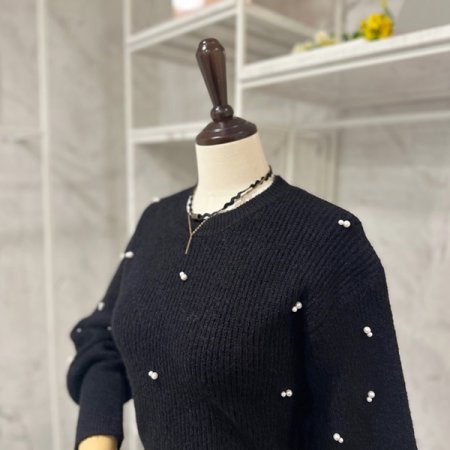 진주장식 퍼프 니트