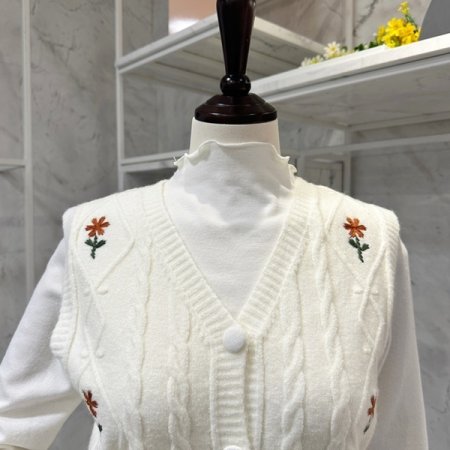 꽃자수 니트 조끼