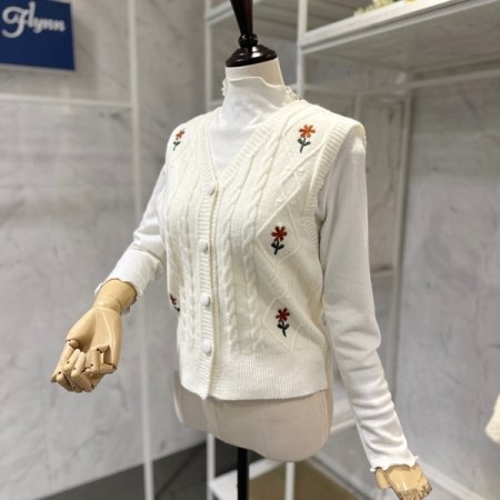 꽃자수 니트 조끼