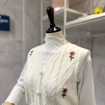 꽃자수 니트 조끼