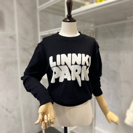 영문레터링 라운드넥 니트