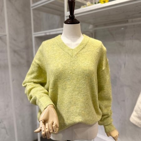 브이넥 루즈핏 니트