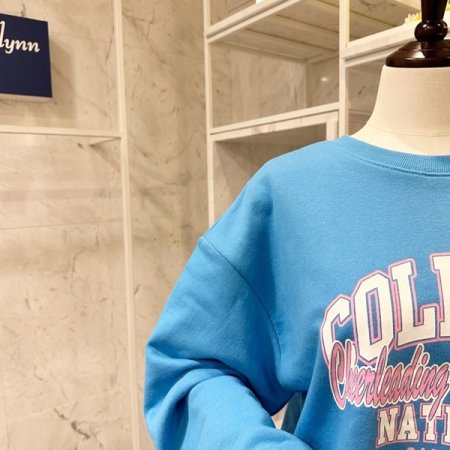 라운드넥 레터링 맨투맨티셔츠