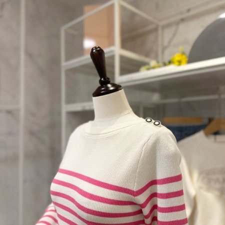 보트넥 스트라이프 니트