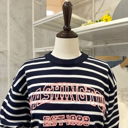 레터링 스트라이프 니트