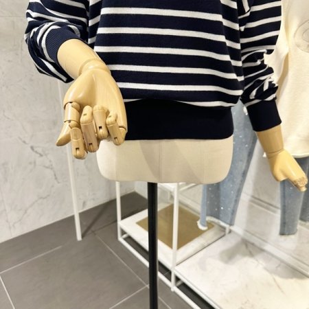 레터링 스트라이프 니트