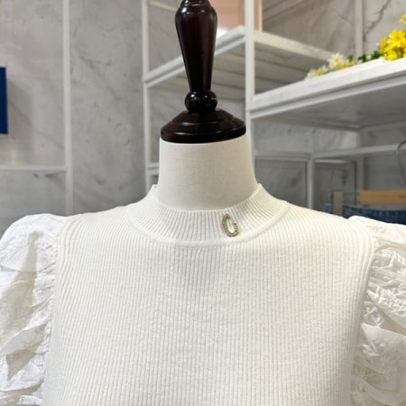 양 러플 레이스 니트