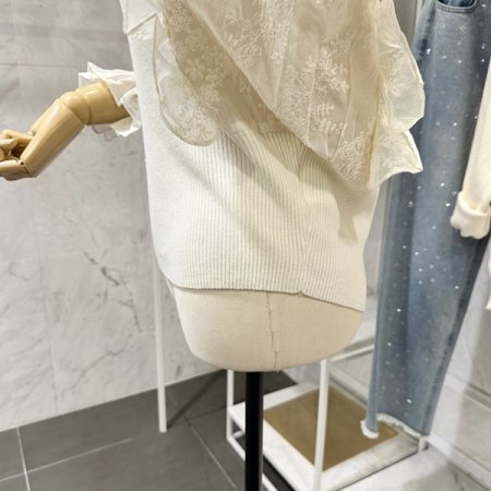 양 러플 레이스 니트