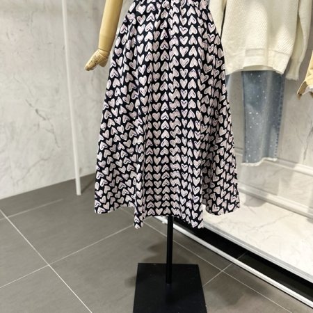 하트 뒷밴딩 스커트