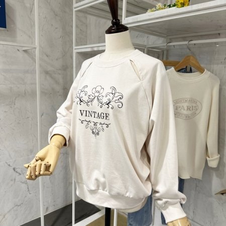 트임 프린팅 맨투맨티셔츠