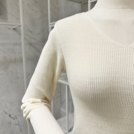 골지 트임 브이넥 니트