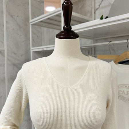 골지 트임 브이넥 니트