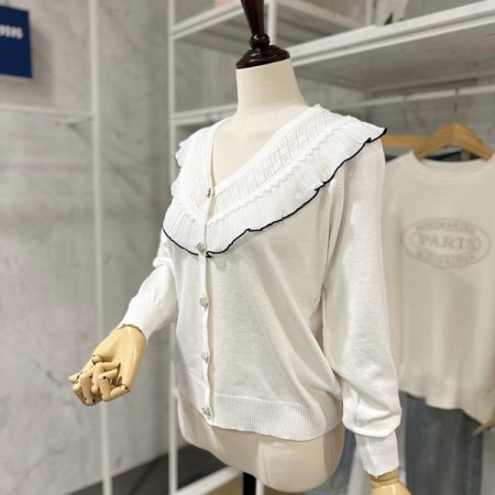 브이넥 프릴 니트