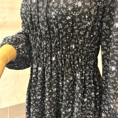 라운드 잔꽃 셔링 원피스