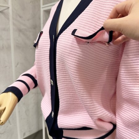 브이넥 배색 가디건