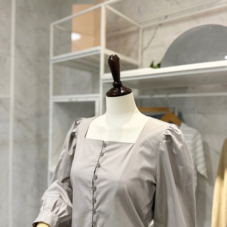 스퀘어넥 퍼프 무지 셔츠