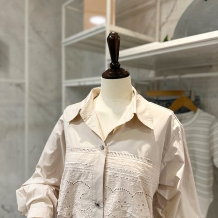 레이스 배색 카라 셔츠