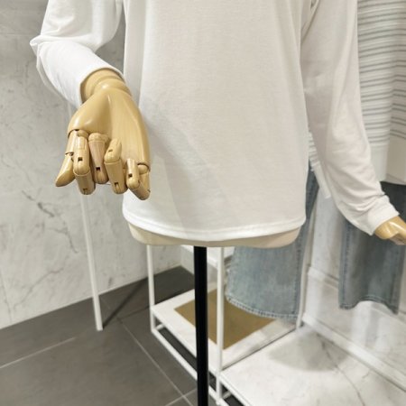 영문 레터링 라운드 티셔츠