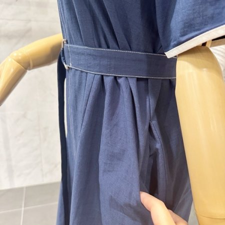 세일러 벨티드 원피스