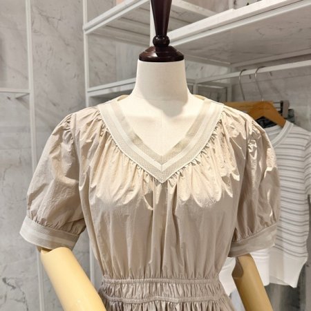 브이넥 셔링 원피스