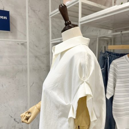 캡소매 핀턱 블라우스