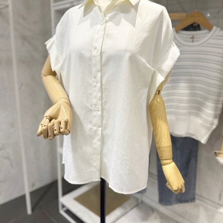 캡소매 핀턱 블라우스