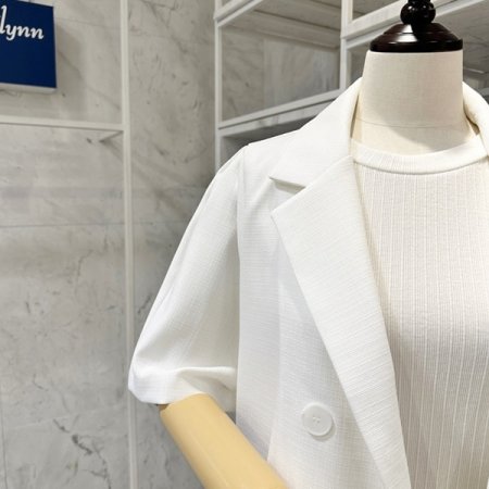 핀턱 어깨퍼프 자켓