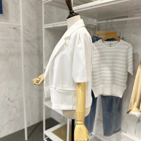 핀턱 어깨퍼프 자켓