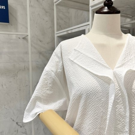 스트링 트임 블라우스