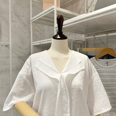 스트링 트임 블라우스