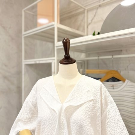 스트링 트임 블라우스