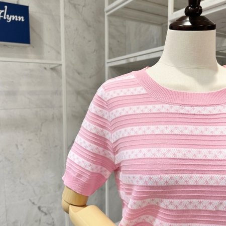 옆트임 패턴 라운드 니트