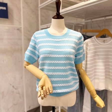 옆트임 패턴 라운드 니트