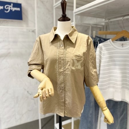 포켓 자수 카라 블라우스