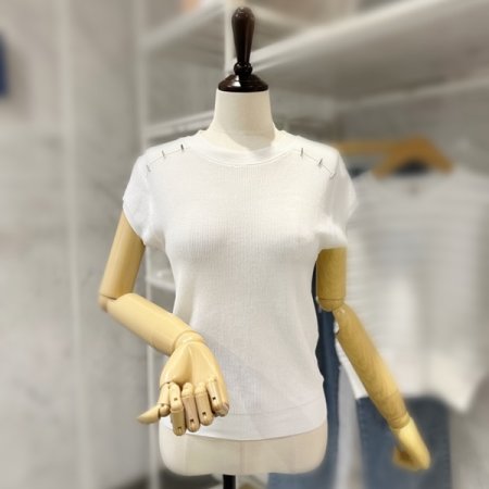 숄더 장식 슬림핏 니트