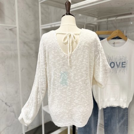 뒷끈 루즈핏 브이넥 니트