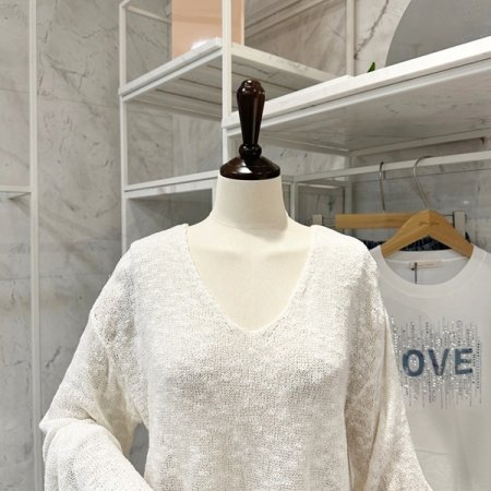 뒷끈 루즈핏 브이넥 니트