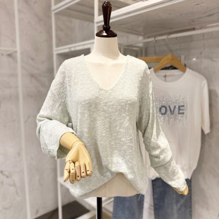 뒷끈 루즈핏 브이넥 니트