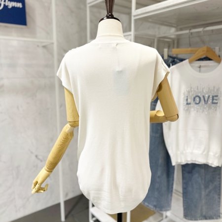 어깨 꽃 장식 니트