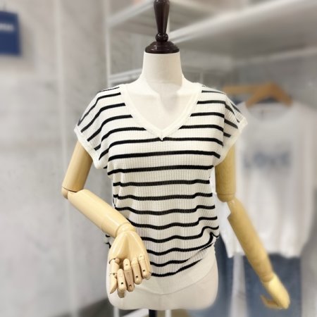 뒷X 스트라이프 니트