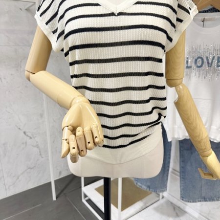 뒷X 스트라이프 니트