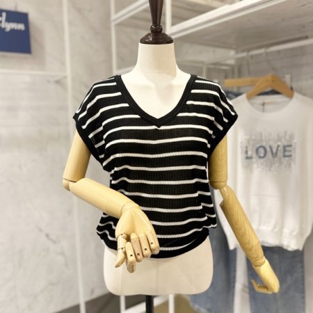 뒷X 스트라이프 니트