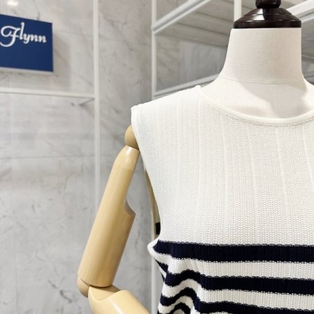 스트라이프 민소매 니트