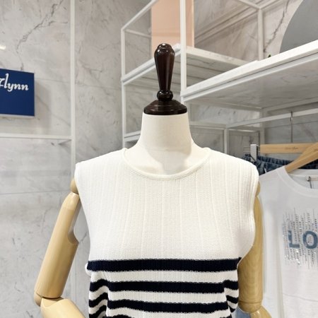 스트라이프 민소매 니트